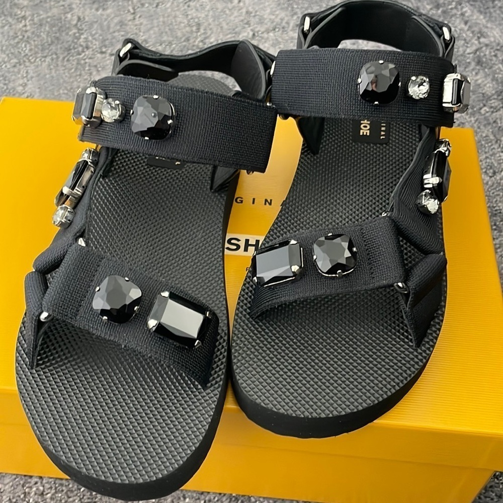 Car Shoe Crystal embellished‎ sandals 36/6